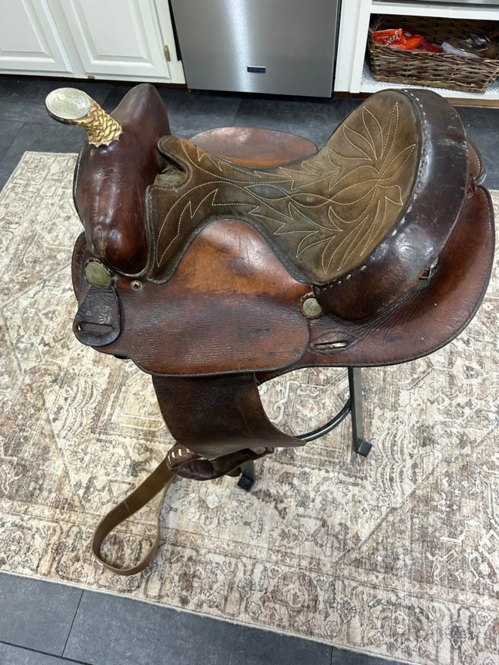 Vintage Youth Western Leather Saddle. 14” Seat. - Picture 9 of 16